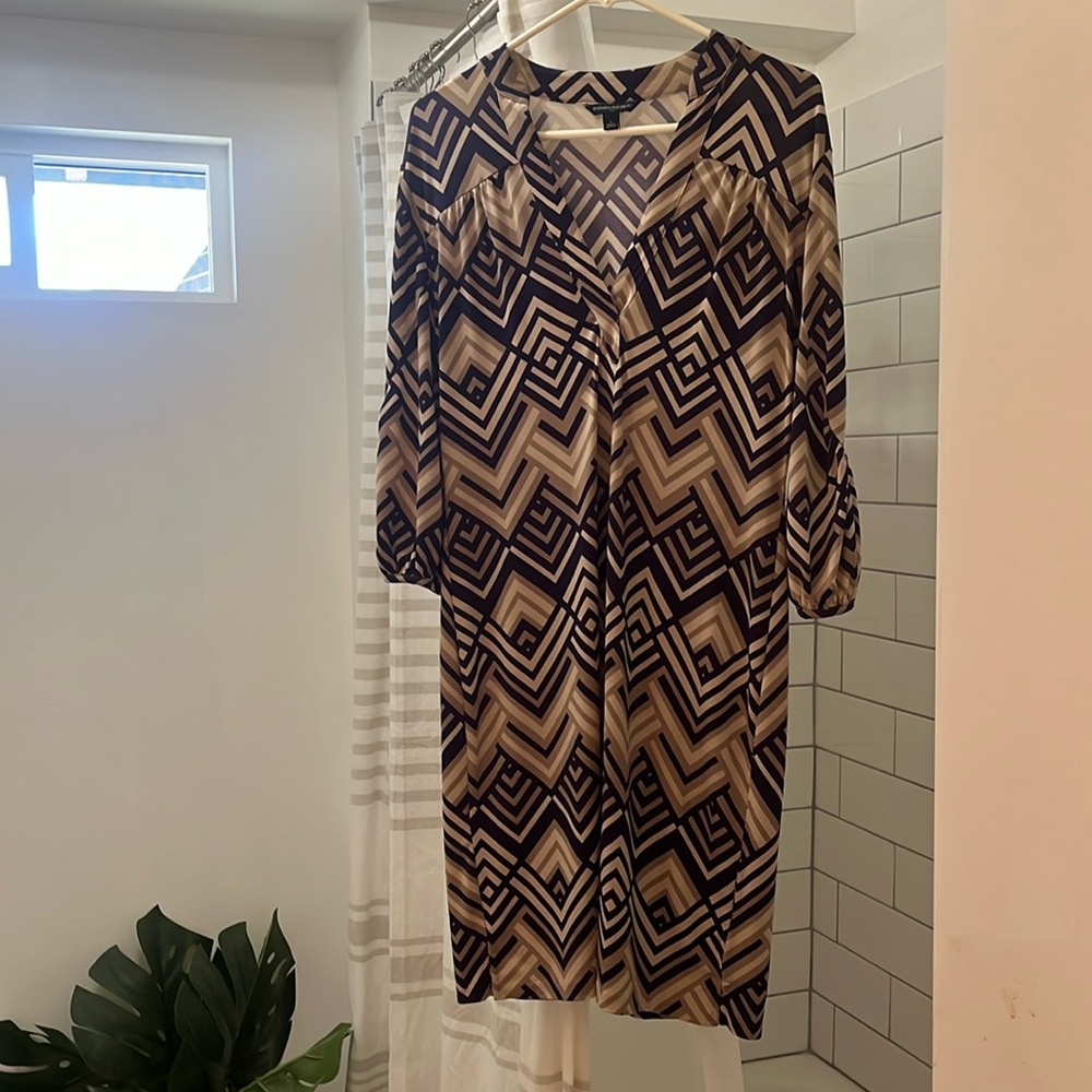 Cute Banana Republic Geometric Print Shift Dress🤍‼️PRICE DROP‼️